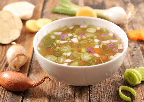 Tekutý balzám pro tělo i duši: vegetariánský vývar dle zásad TČM